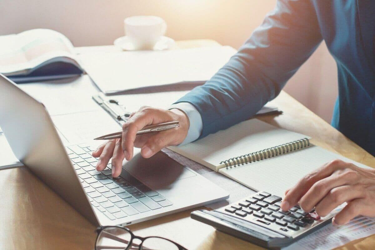 How Much Should a Small Business Spend on Bookkeeping?