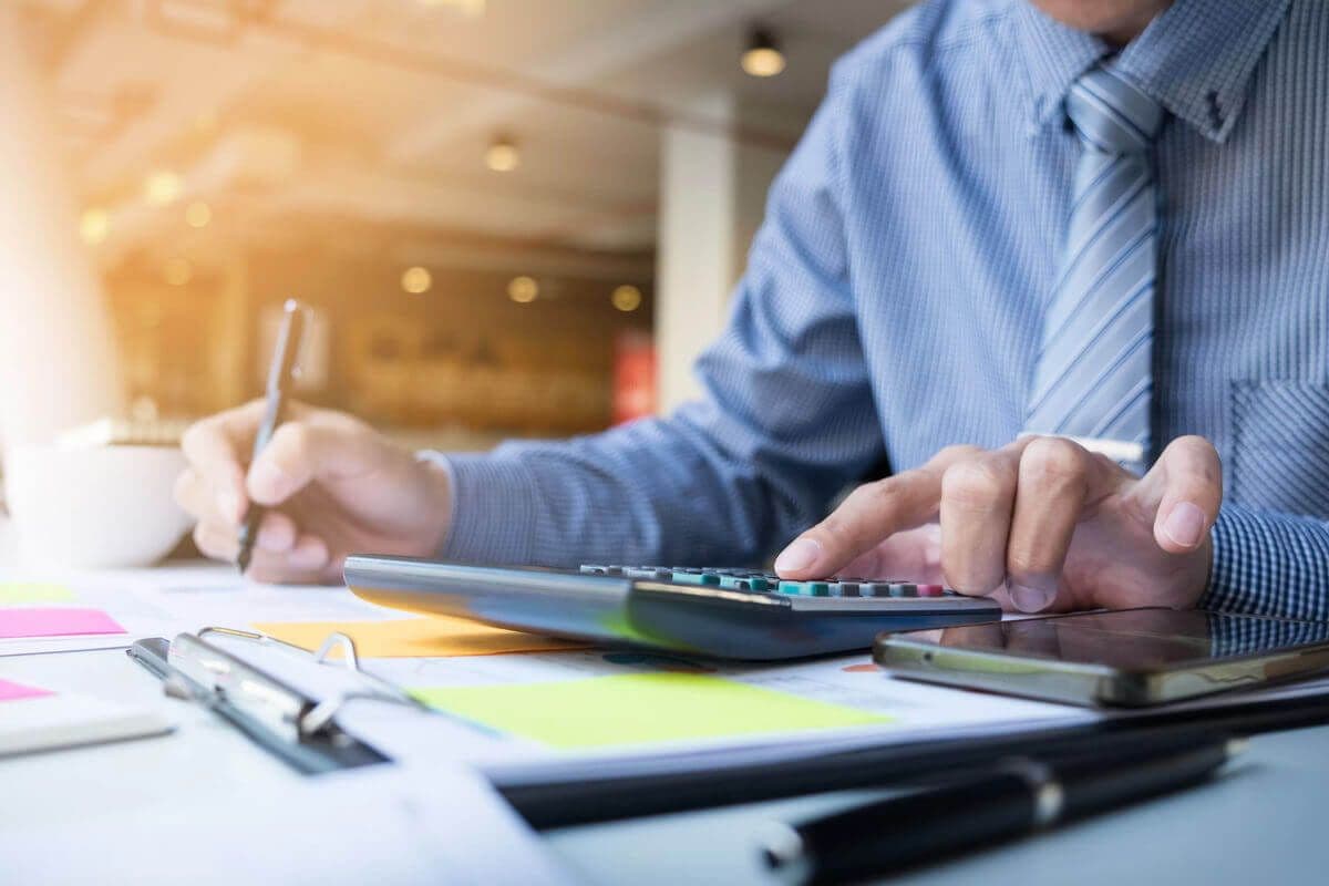 Are Federal Contractors or Employees Under Different Pay Systems Affected by the 2025 Pay Raise?