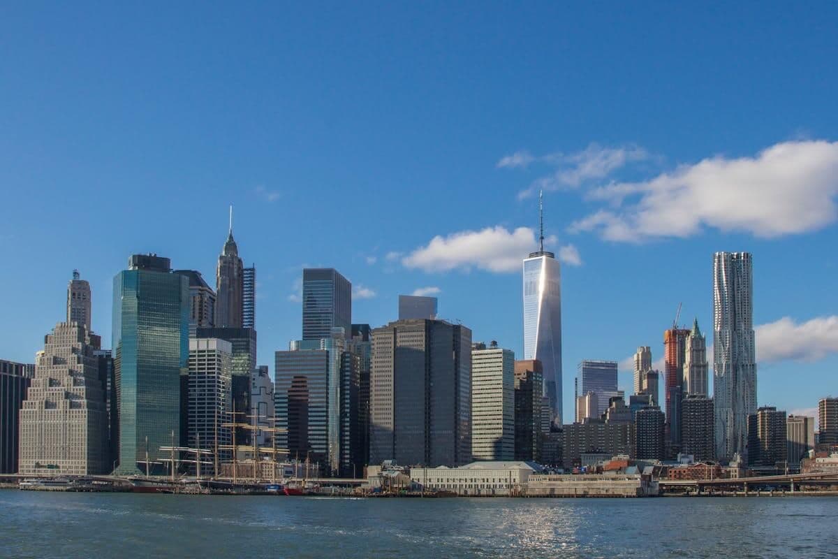 Do non-residents pay NYC income tax?